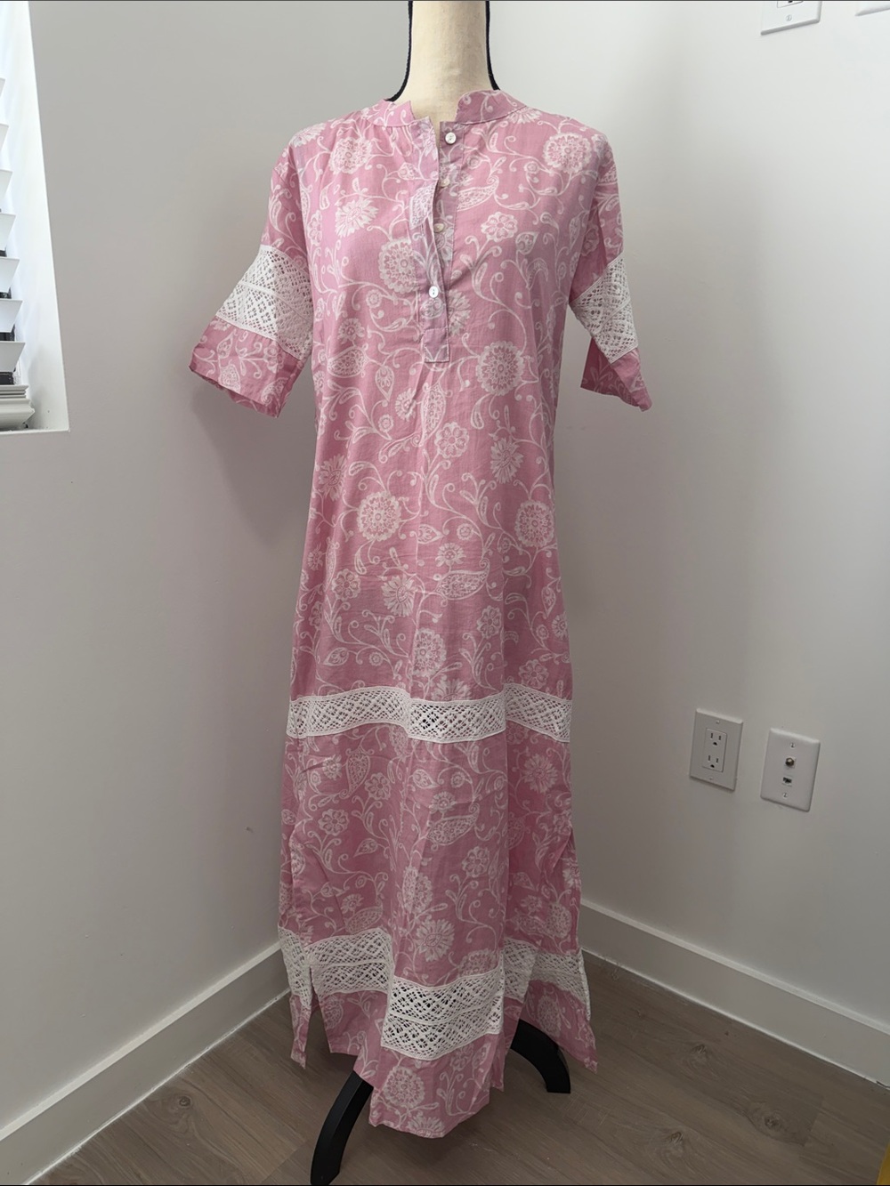 Julia Amory Pink and White Majorelle Caftan Paisley Maxi Dress.  Sz M - Picture 3 of 12